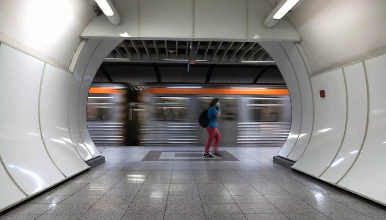 Τοποθετήθηκαν στο Μετρό της Αθήνας οι πρώτες κάμερες ΑΙ που θα εντοπίζουν όσους δεν χτυπούν εισιτήριο