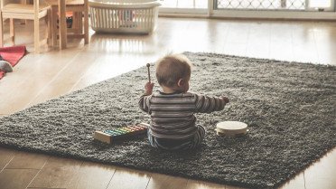 Έρευνα: Η ανεξέλεγξτη έκθεση σε οθόνες δημιουργεί τεράστια προβλήματα ανάπτυξης στα παιδιά