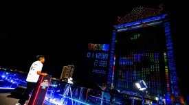 Γέμισε Tetris ο ουρανός του Dubai (video)