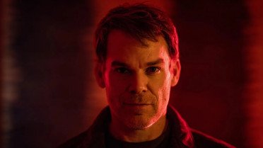 Νέοι serial killers και κρίση μέσης ηλικίας στο δεύτερο κύκλο του Dexter: Resurrection (trailer)