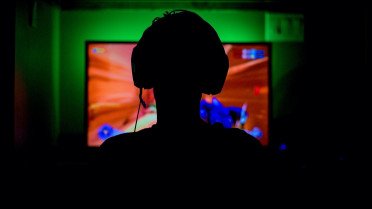 Έρευνα: Πιο ποτό μπορεί να βοηθήσει τους gamers να μείνουν συγκεντρωμένοι για ώρες