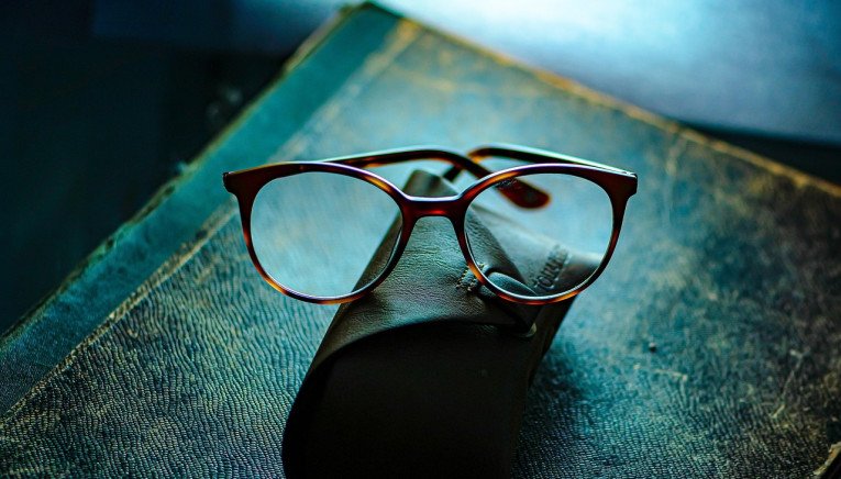 Μυωπία: Αυξάνεται ραγδαία στον πληθυσμό και μια κοινή συνήθεια φαίνεται ότι την προκαλεί