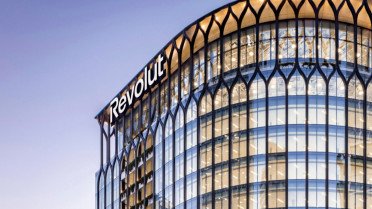 H Revolut έρχεται στην Ελλάδα, αλλάζουν σε ελληνικά όλα τα IBAN