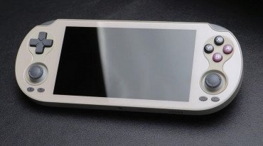 Οι επόμενες φορητές κονσόλες της Anbernic θυμίζουν κάτι από PS Vita (εικόνες)