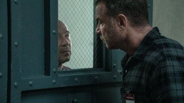 Ο Liev Schreiber καταδιώκει έναν εφιαλτικό serial killer στο Nocturne του Apple TV (trailer)