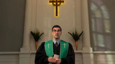 Το Big Mistakes μετατρέπει την οικογενειακή δυσλειτουργία σε εγκληματική οργάνωση (trailer)