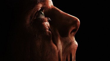 Το Clayface μετατρέπει τον εχθρό του Batman σε έναν εφιάλτη σωματικού τρόμου (trailer)