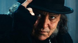 Ο Johnny Depp επιστρέφει στο Χόλιγουντ ως ένας εφιαλτικός Scrooge στο Ebenezer (trailer)