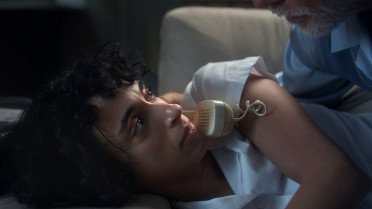 Τηλεφωνικές απάτες και διαστροφικά παιχνίδια εξουσίας στο προκλητικό Night Nurse (trailer)