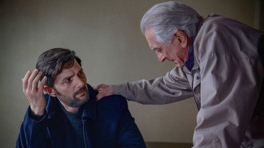 The Whisper Man – Καθηλωτικό θρίλερ του Netflix με Robert De Niro και Adam Scott (trailer)