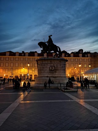 ISO 400, 4sec, F/1.8