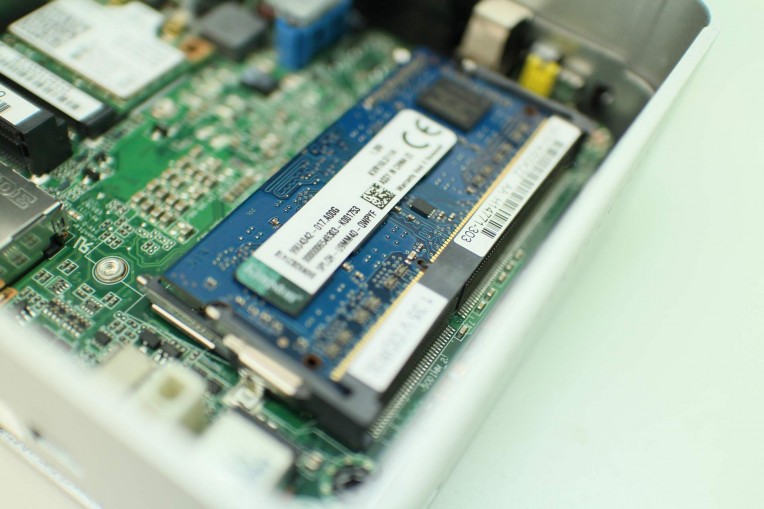 Intel NUC D34010WYKH Image 7