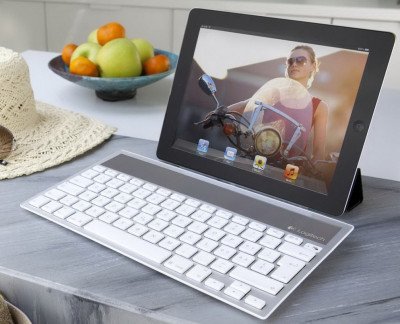 Logitech Wireless Solar Keyboard k760 Image 01