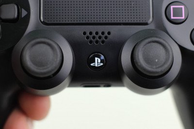 PS4 Hardware Image 12