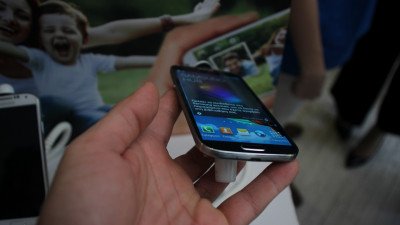 Το Samsung Galaxy S4 στην Ελλάδα με Hands On Photos Image 12