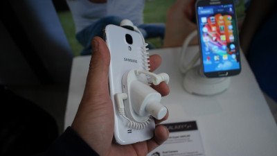 Το Samsung Galaxy S4 στην Ελλάδα με Hands On Photos Image 14