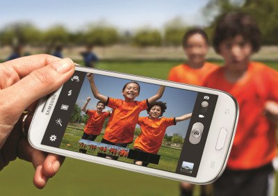 Samsung Galaxy S III Image 03