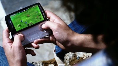Sony Ericsson Xperia Play Image 01
