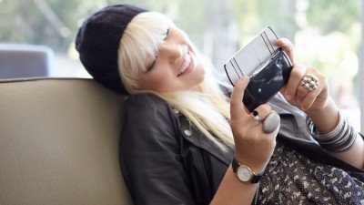 Sony Ericsson Xperia Play Image 02