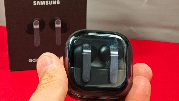 Samsung Galaxy Buds 4 Pro: Καλά ακουστικά... αρκεί να έχεις Samsung συσκευές