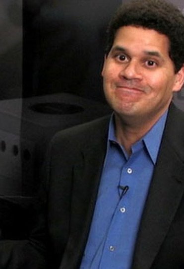 Στο διοικητικό συμβούλιο του New York Videogame Critics Circle ο Reggie Fils-Aimé