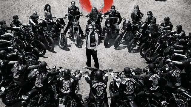 Charlie Hunnam: Νέο reunion με Sons of Anarchy στη σειρά Legends του FX