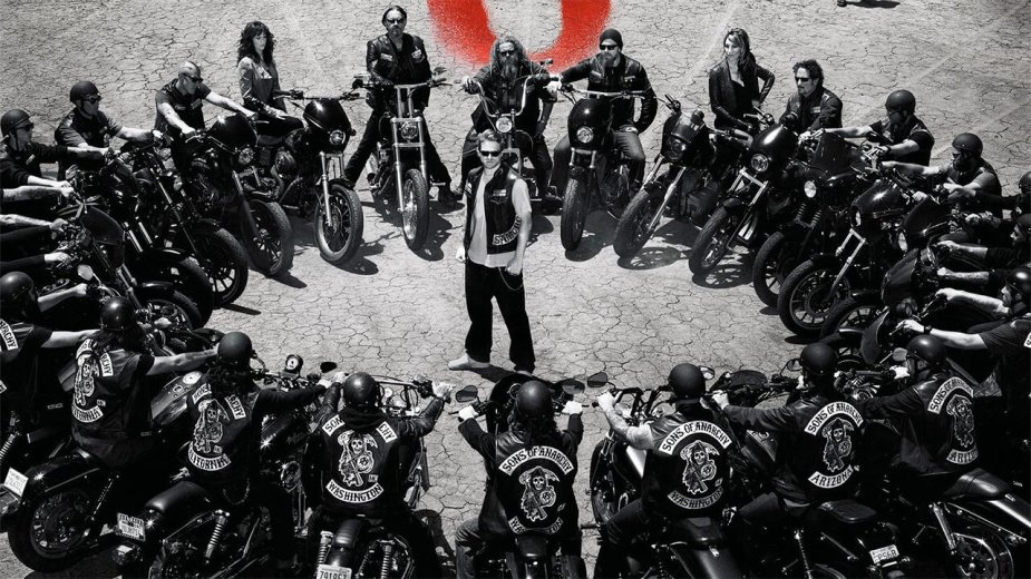 Charlie Hunnam: Νέο reunion με Sons of Anarchy στη σειρά Legends του FX