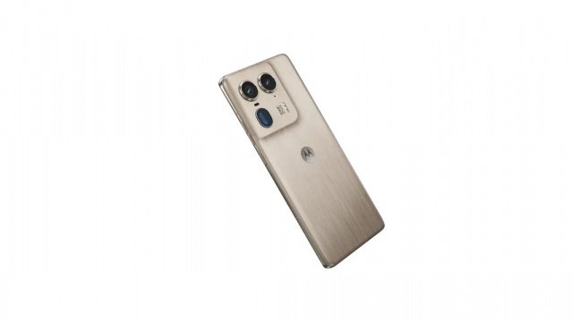 Η Motorola επαναφέρει το ξύλινο τηλέφωνο με τη σειρά Edge 50
