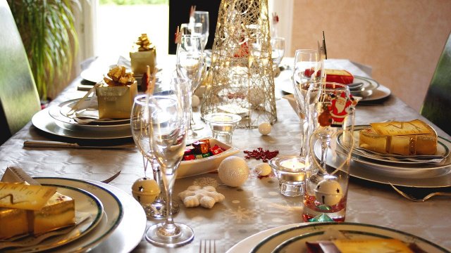 Οι ειδικοί προτείνουν αυτές τις 3 συνήθειες για να μείνουμε υγιείς τα Χριστούγεννα