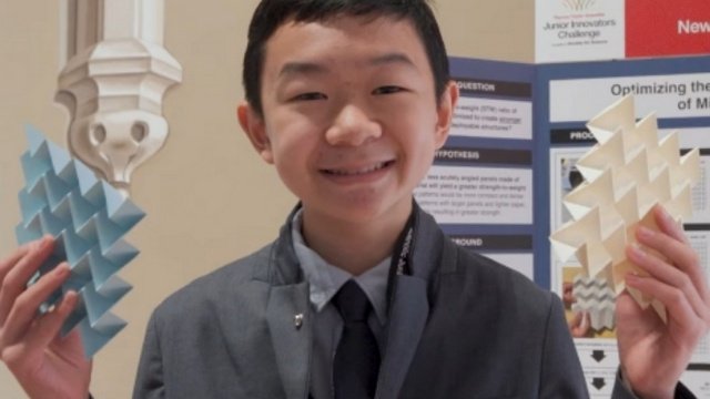 14χρονος κερδίζει βραβείο φτιάχνοντας origami που μπορεί να κρατήσει 10.000 φορές το βάρος του!