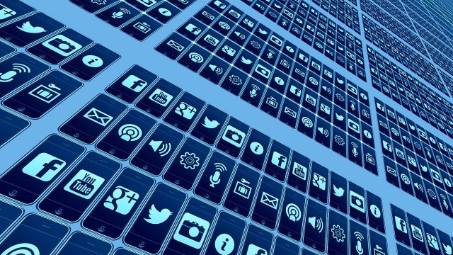 Έρευνα: Τα social media βομβαρδίζουν ασύλληπτα το μυαλό των παιδιών