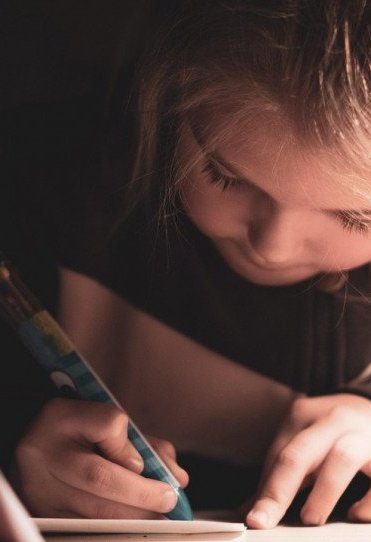 Έρευνα: Σοκάρουν οι λόγοι που χρησιμοποιούν οι ανήλικοι το ΑΙ!