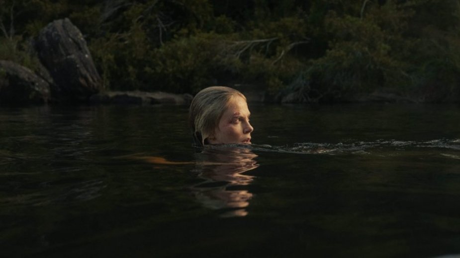 Apex: Οι Charlize Theron και Taron Egerton επανέρχονται με ένα θρίλερ στην αυστραλιανή έρημο (trailer)