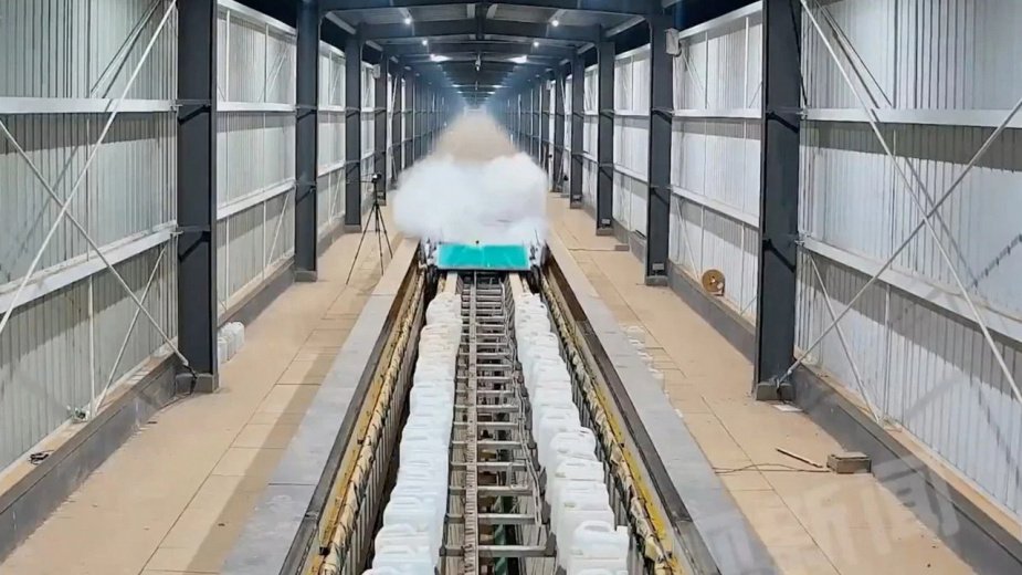 Τρένο στην Κίνα σπάει κάθε ρεκόρ ταχύτητας και φτάνει σε 2 δευτερόλεπτα τα 700χλμ/ώρα! (video)