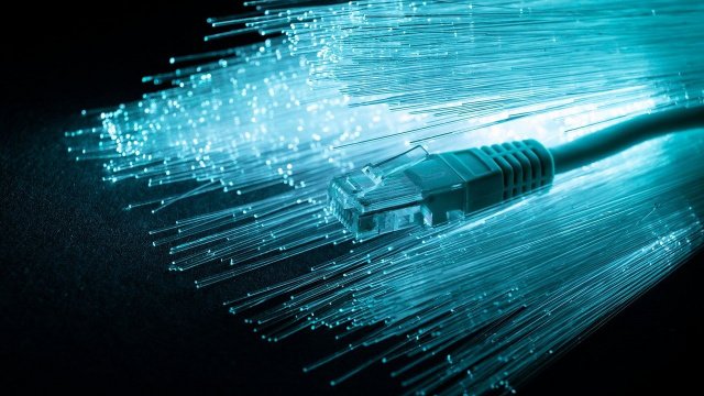 Το ασύλληπτο νέο ρεκόρ ταχύτητας σε οπτική ίνα στην Ιαπωνία: φτάσαμε τα 430Tbps!