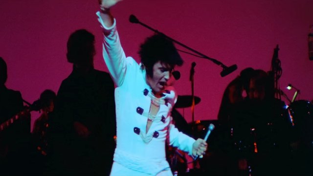 Το EPiC: Elvis Presley in Concert μας ταξιδεύει σε αθέατες πλευρές του βασιλιά της Ροκ ν Ρολ (trailer)