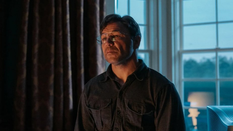 Ο Stephen Graham και η Andrea Riseborough συνθέτουν μια τρομακτική οικογένεια στο Heel (trailer)