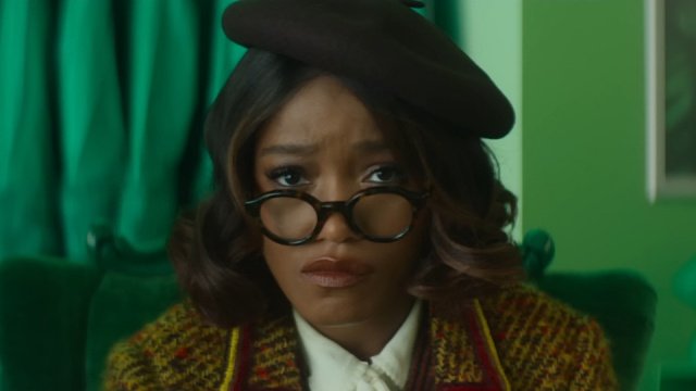 Το I Love Boosters έρχεται να ταράξει τα νερά με μόδα, κλοπές και κοινωνική επανάσταση (trailer)