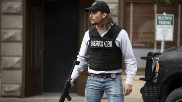 O Luke Grimes να επιβάλλει τον νόμο στη Μοντάνα στο Marshals (trailer)