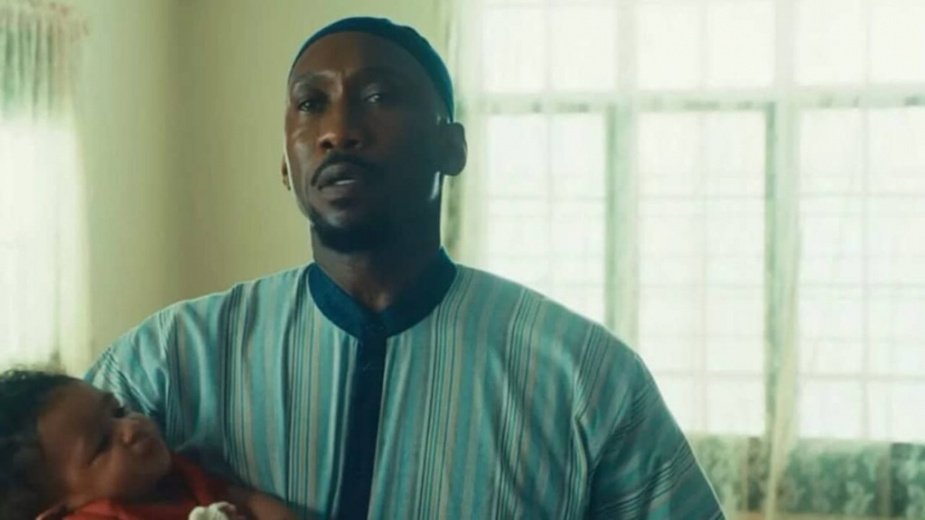 Ο Mahershala Ali ως χήρος εκτελεστής στο Your Mother Your Mother Your Mother (trailer)