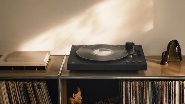 Η Sony επεκτείνει τη σειρά πικάπ της με νέα ασύρματα μοντέλα σχεδιασμένα τόσο για νέους στο χώρο του βινυλίου, όσο και για audiophiles 